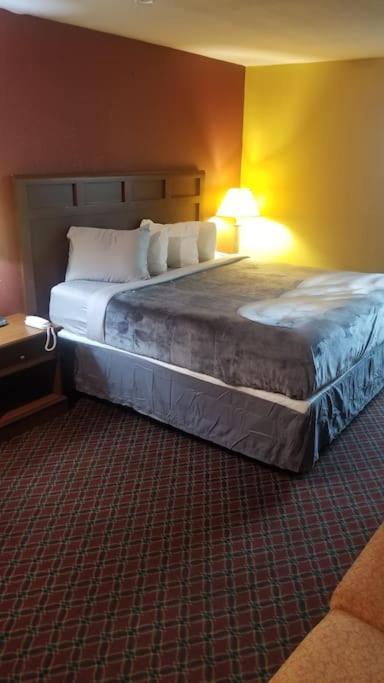 Hotel 2 Queen Beds Hotel Room 106 Wi-Fi Booking Stillwater Bagian luar foto