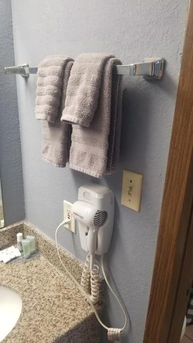 Hotel 2 Queen Beds Hotel Room 106 Wi-Fi Booking Stillwater Bagian luar foto