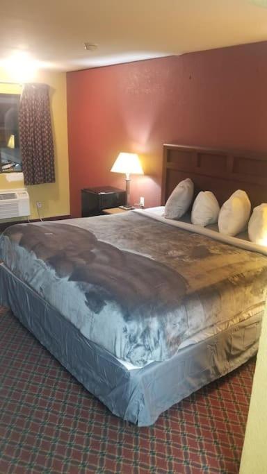 Hotel 2 Queen Beds Hotel Room 106 Wi-Fi Booking Stillwater Bagian luar foto