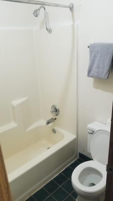 Hotel 2 Queen Beds Hotel Room 106 Wi-Fi Booking Stillwater Bagian luar foto